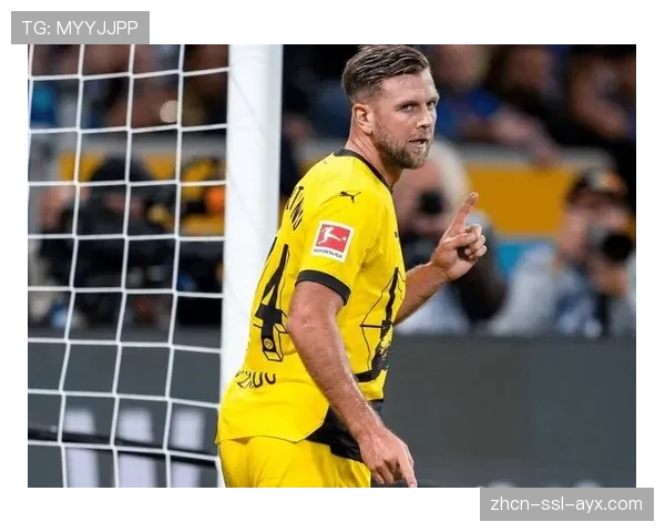 老将的坚持:罗伊斯替补登场策动绝杀,赛后冰敷双腿长达20分钟 老将的坚持:罗伊斯替补登场策动绝杀,赛后冰敷双腿长达20分钟